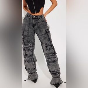 Stylish Black Wash Cargo Jeans